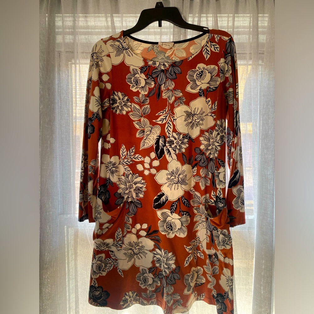 Betsy’s Boutique Shop Floral Shift Dress With *Pockets*